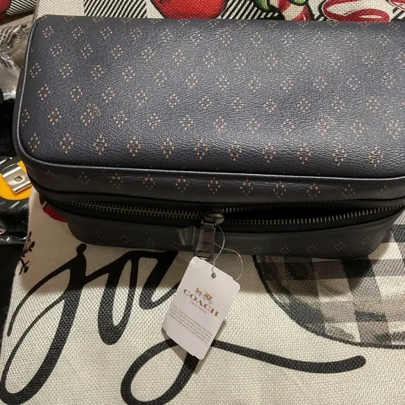 NWT $175 COACH TRAVEL POUCH
IN DIAMOND FOULARD (F93580) - Picture 4 of 12